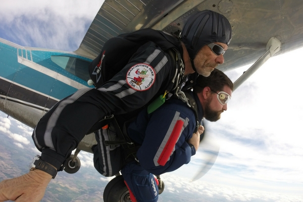 bo babovic jumps with tandem student